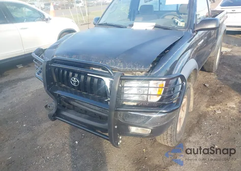 2002 Toyota Tacoma из США, поврежденный, VIN 5TEPM62N82Z887154